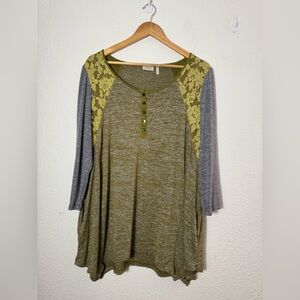 LOGO Lori Goldstein XL Olive Lace Accent Women's Top mixed media